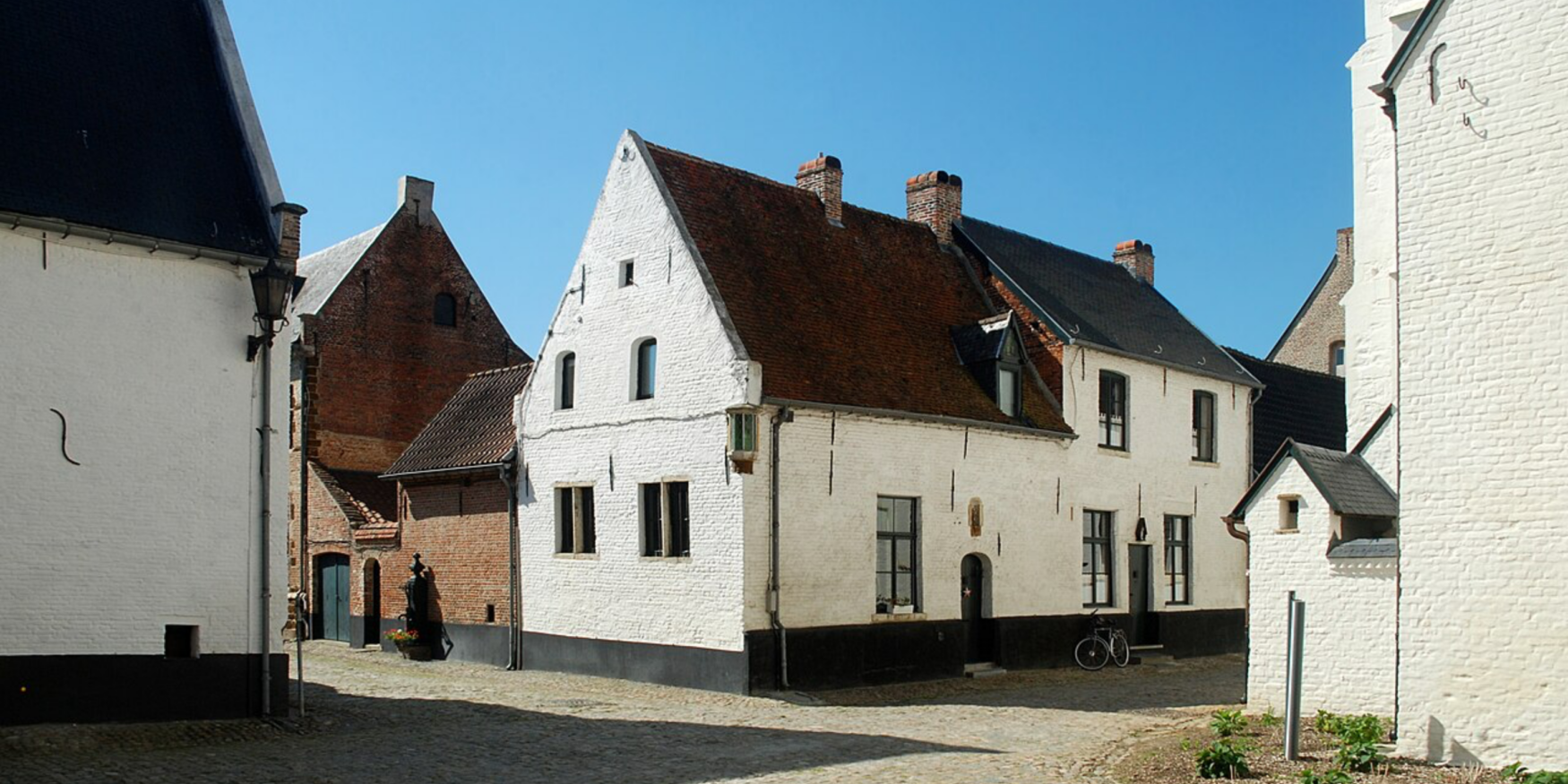 huisjes in het begijnhof van Diest