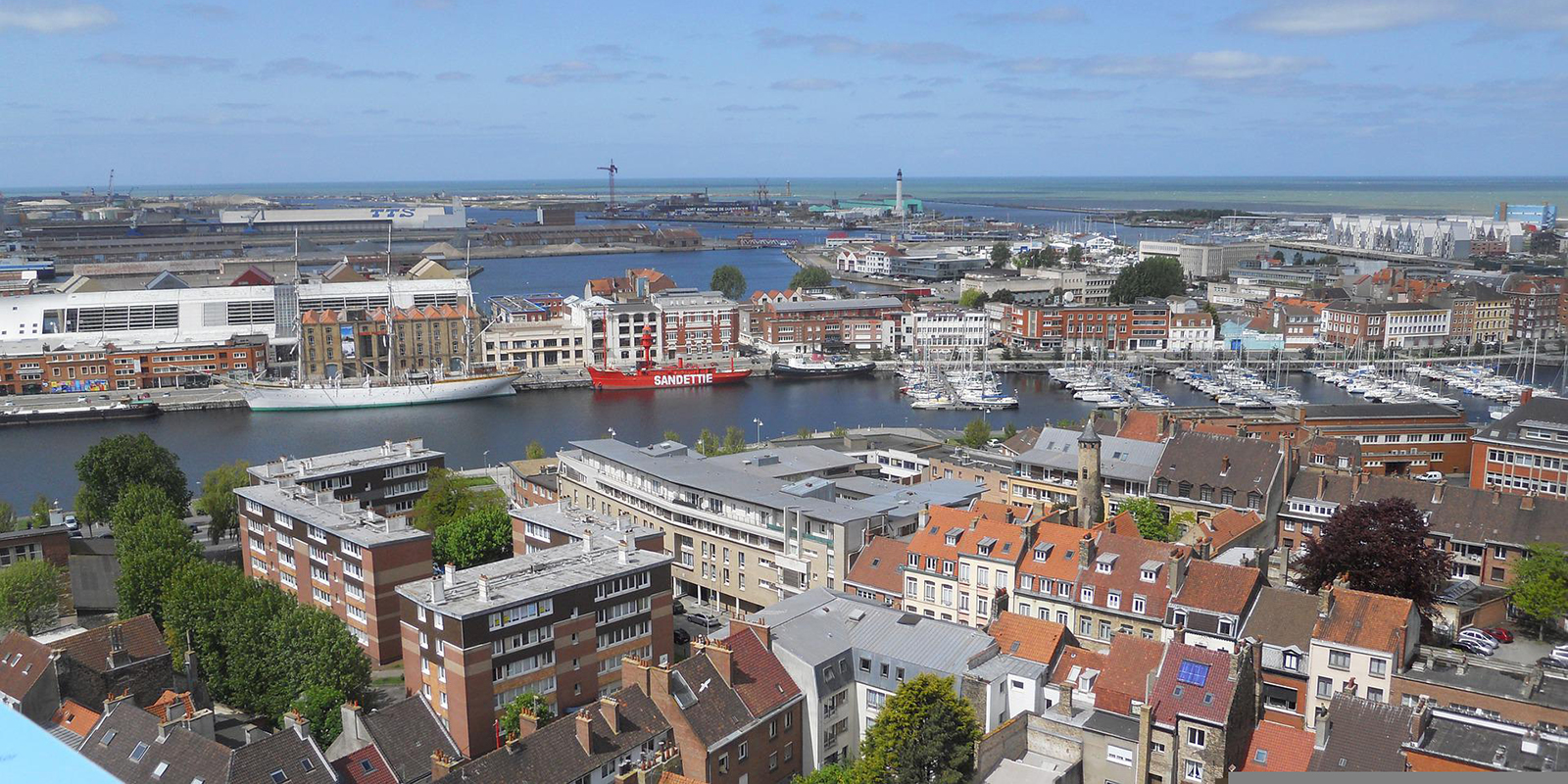 luchtfoto van de haven van Duinkerke