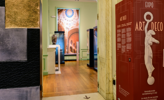 Art deco zaal in het Belvue museum